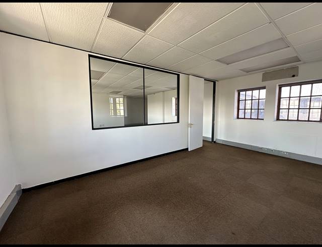 90M² OFFICE TO LET IN PARKMORE